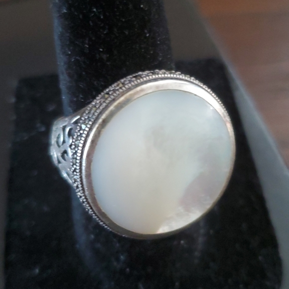VINTAGE STERLING SILVER MOTHER OF PEARL RING - Picture 3 of 7